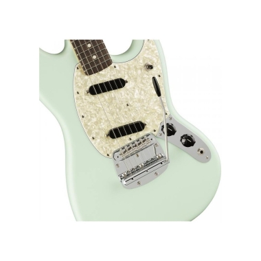 Fender AM Performer Mustang...